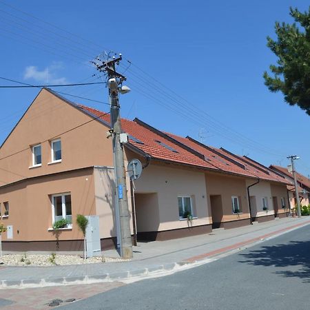 Apartmany Za Dvorem Velke Pavlovice Ngoại thất bức ảnh