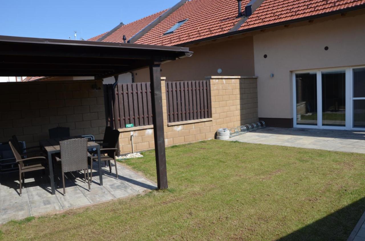 Apartmany Za Dvorem Velke Pavlovice Ngoại thất bức ảnh