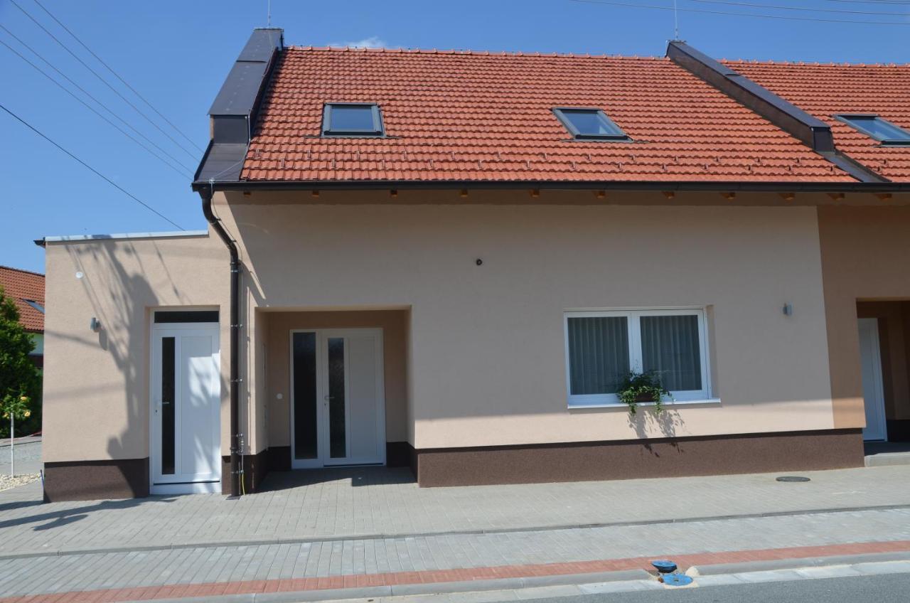 Apartmany Za Dvorem Velke Pavlovice Ngoại thất bức ảnh