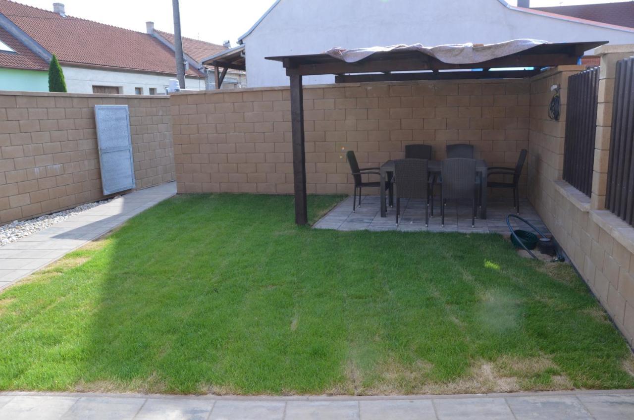 Apartmany Za Dvorem Velke Pavlovice Ngoại thất bức ảnh