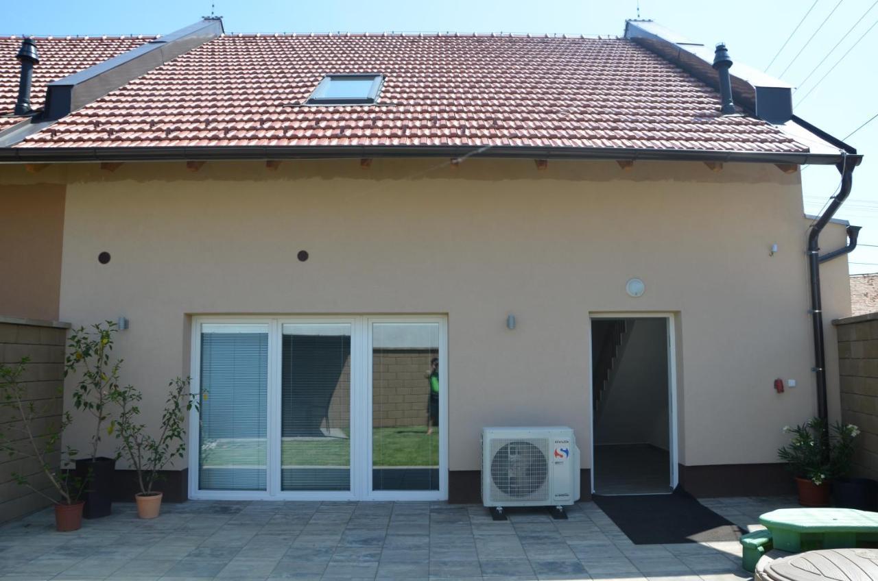 Apartmany Za Dvorem Velke Pavlovice Ngoại thất bức ảnh