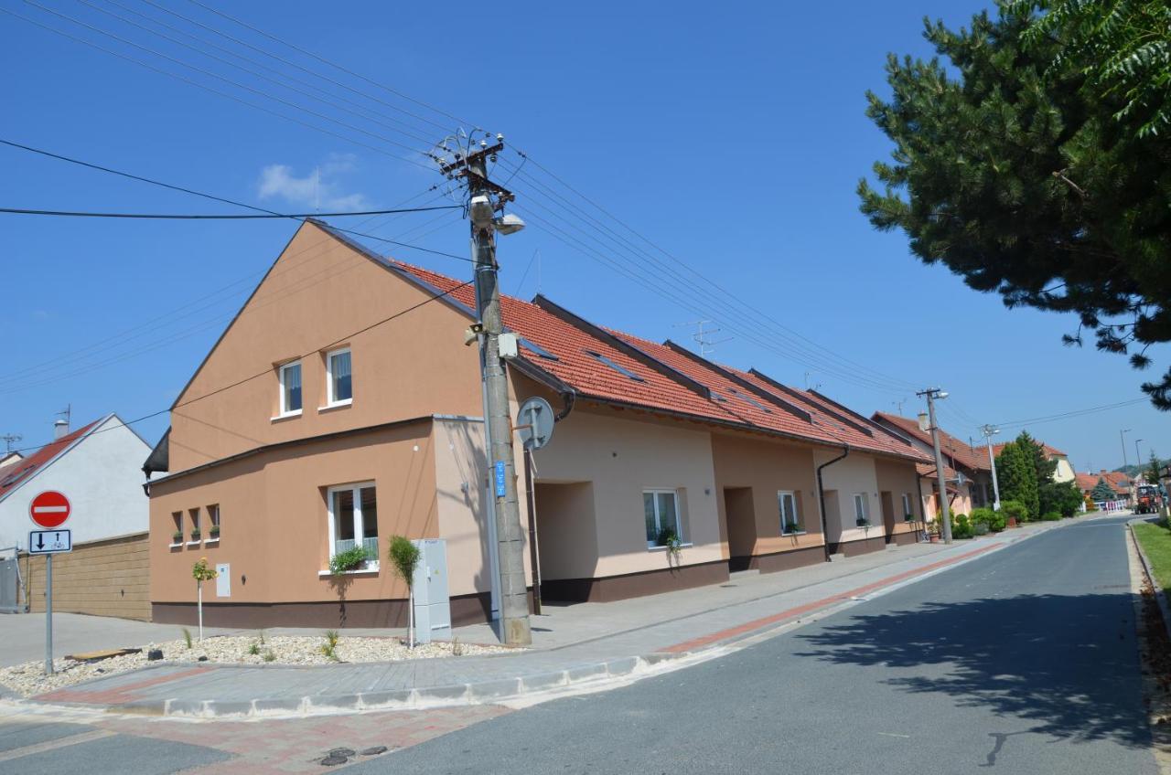 Apartmany Za Dvorem Velke Pavlovice Ngoại thất bức ảnh