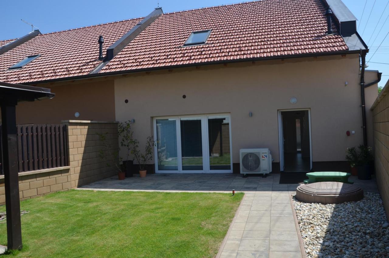 Apartmany Za Dvorem Velke Pavlovice Ngoại thất bức ảnh